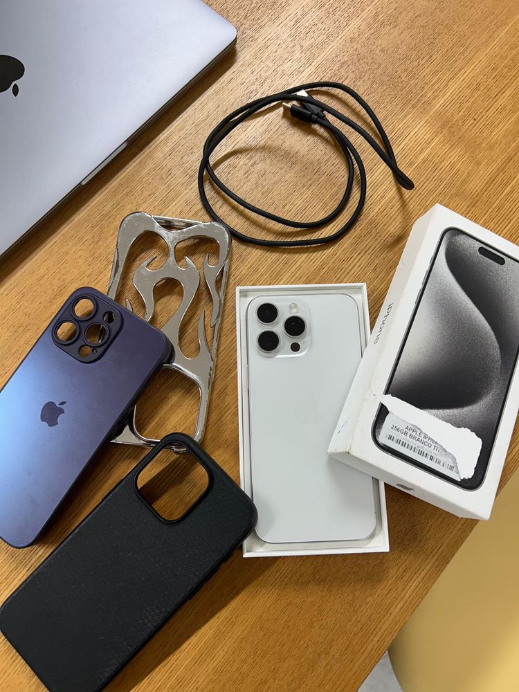 IPHONE 15 PRO MAX (COMO NOVO)