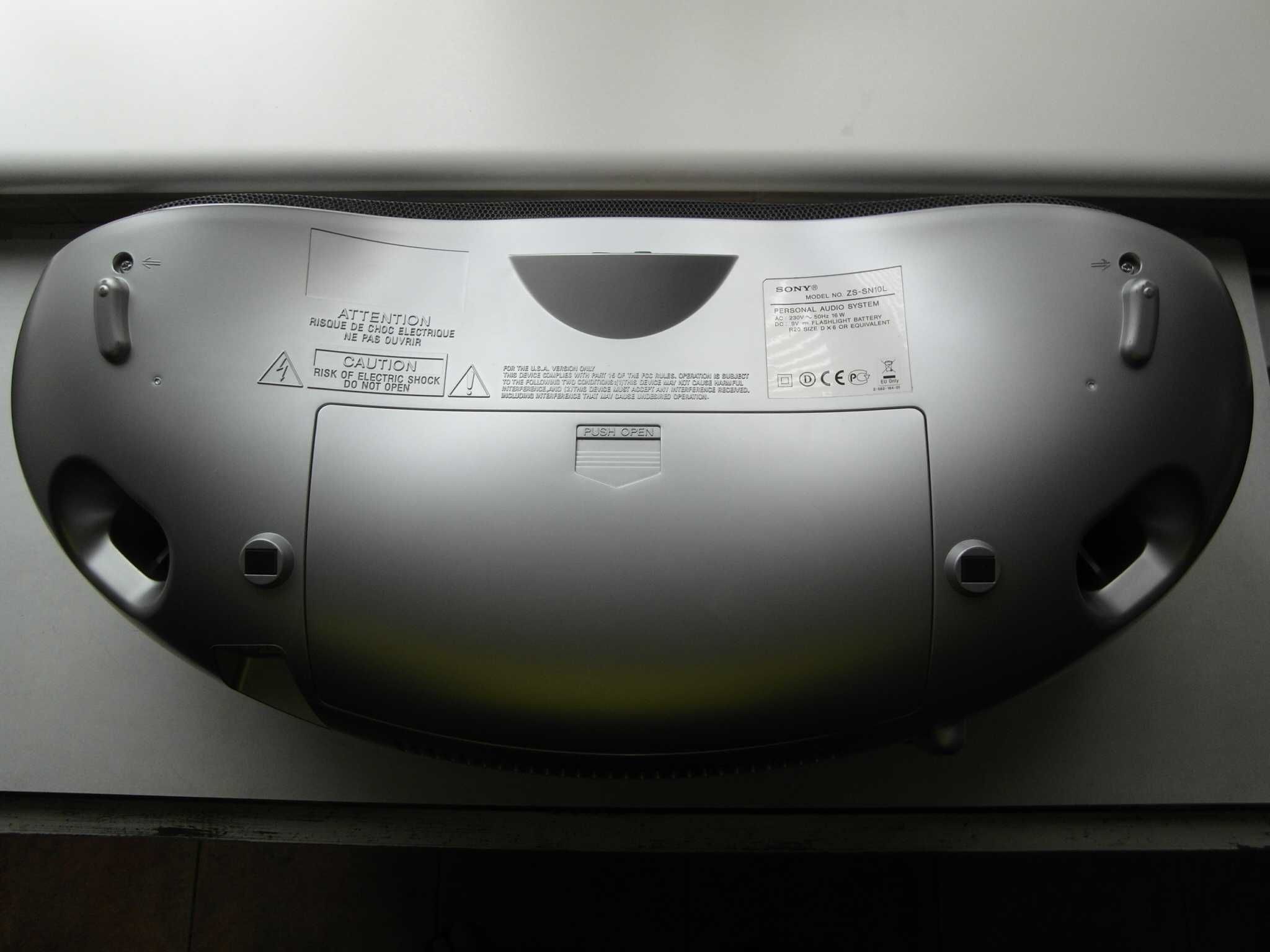Стереомагнитола Sony (читает МР3, AUX, Bluetooth адаптер)