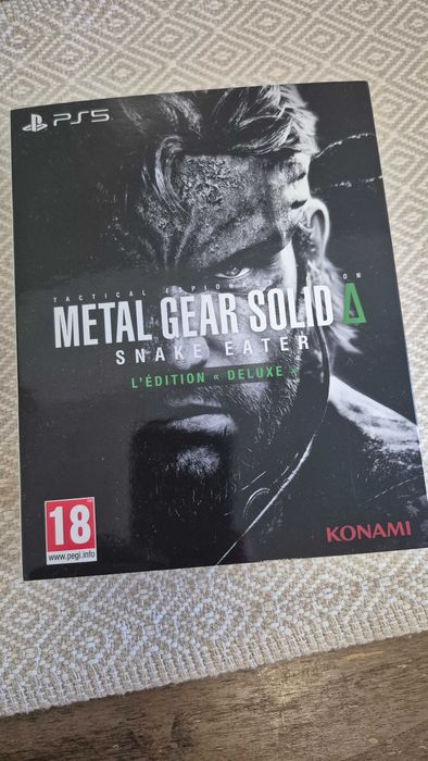Metal Gear Snake Eater Deluxe Edition