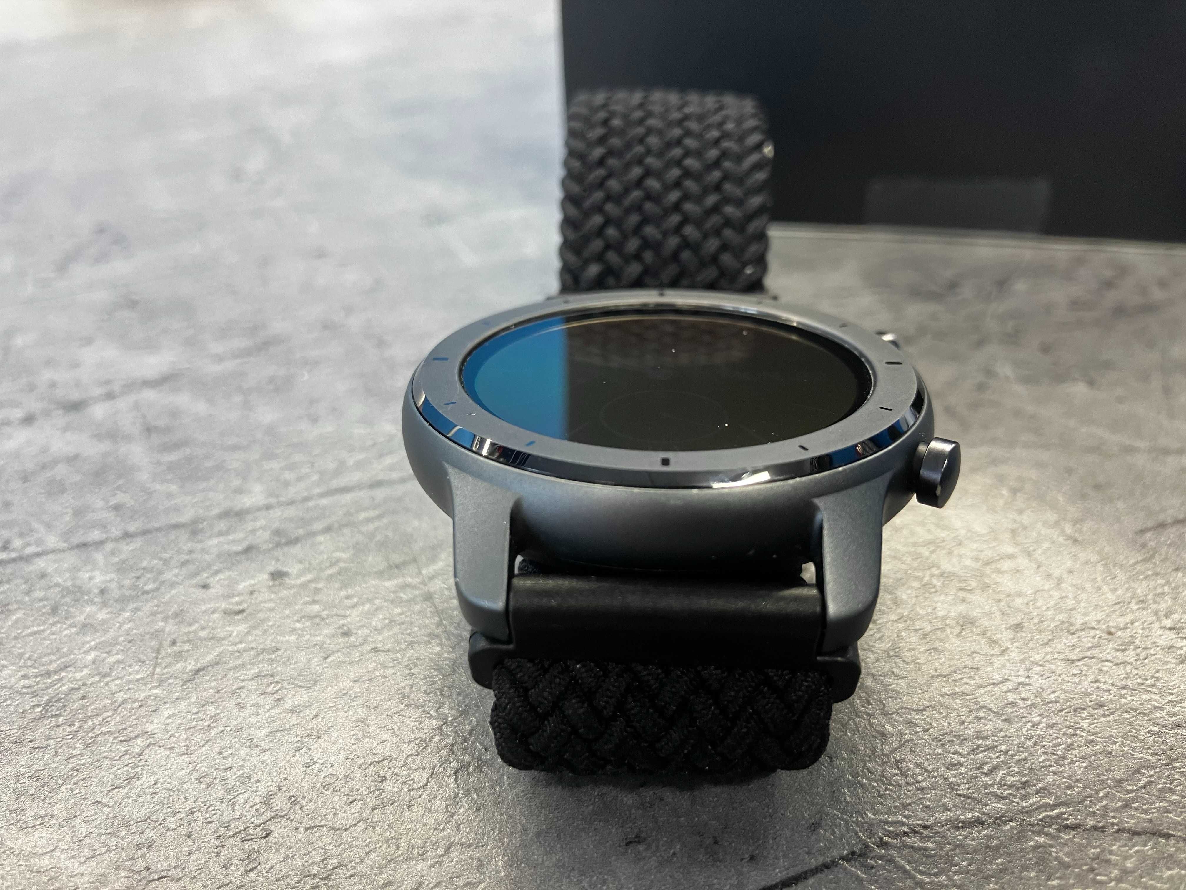 Smartwatch Amazfit GTR 42mm Starry Black Dwa Nowe Paski Komplet