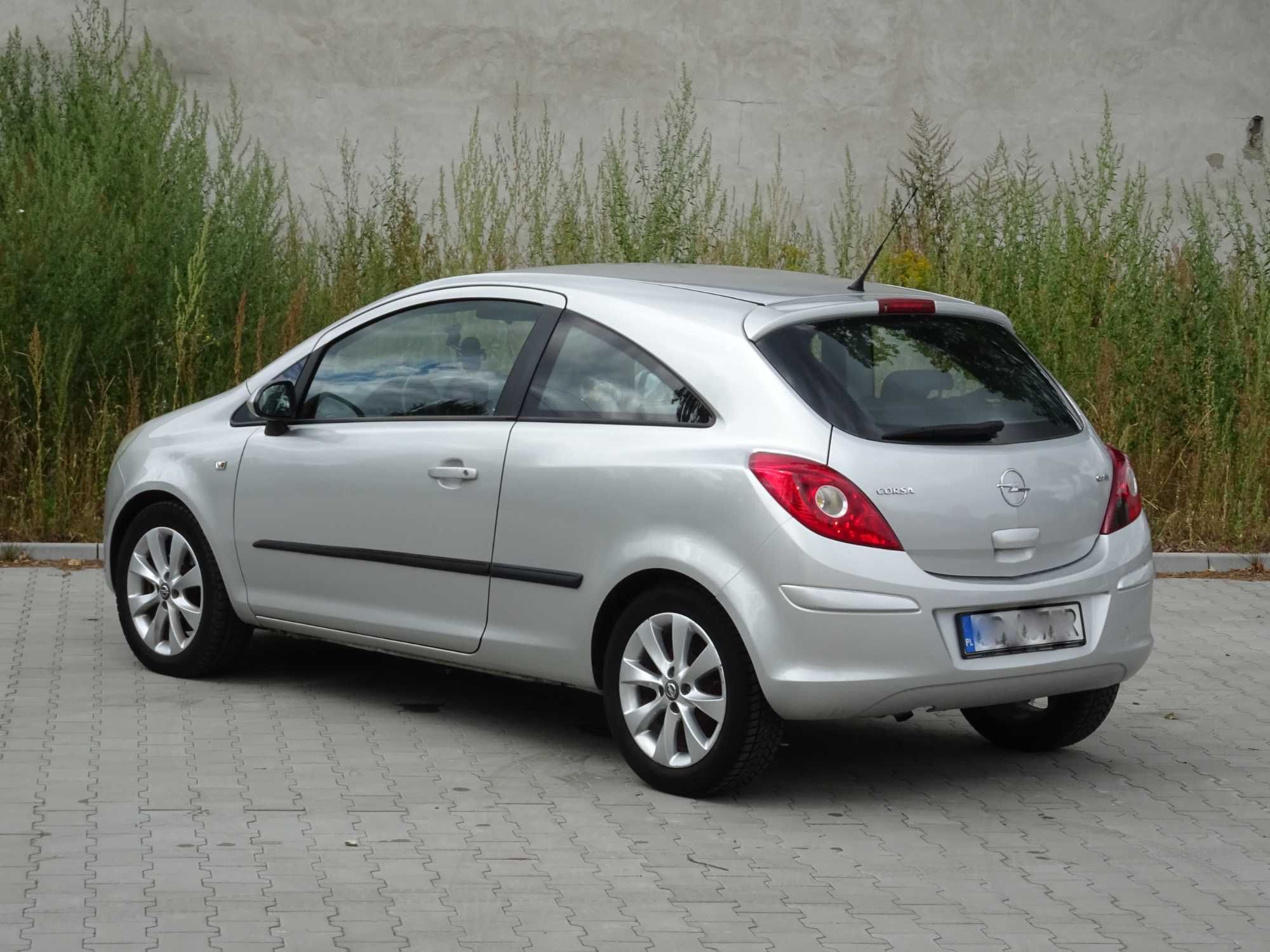 Opel Corsa D # COSMO skóra_duże radio # 102.000 Przebiegu !# 1.3 cdti