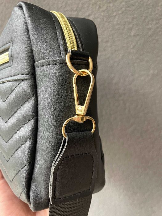 Czarna torebka na ramię