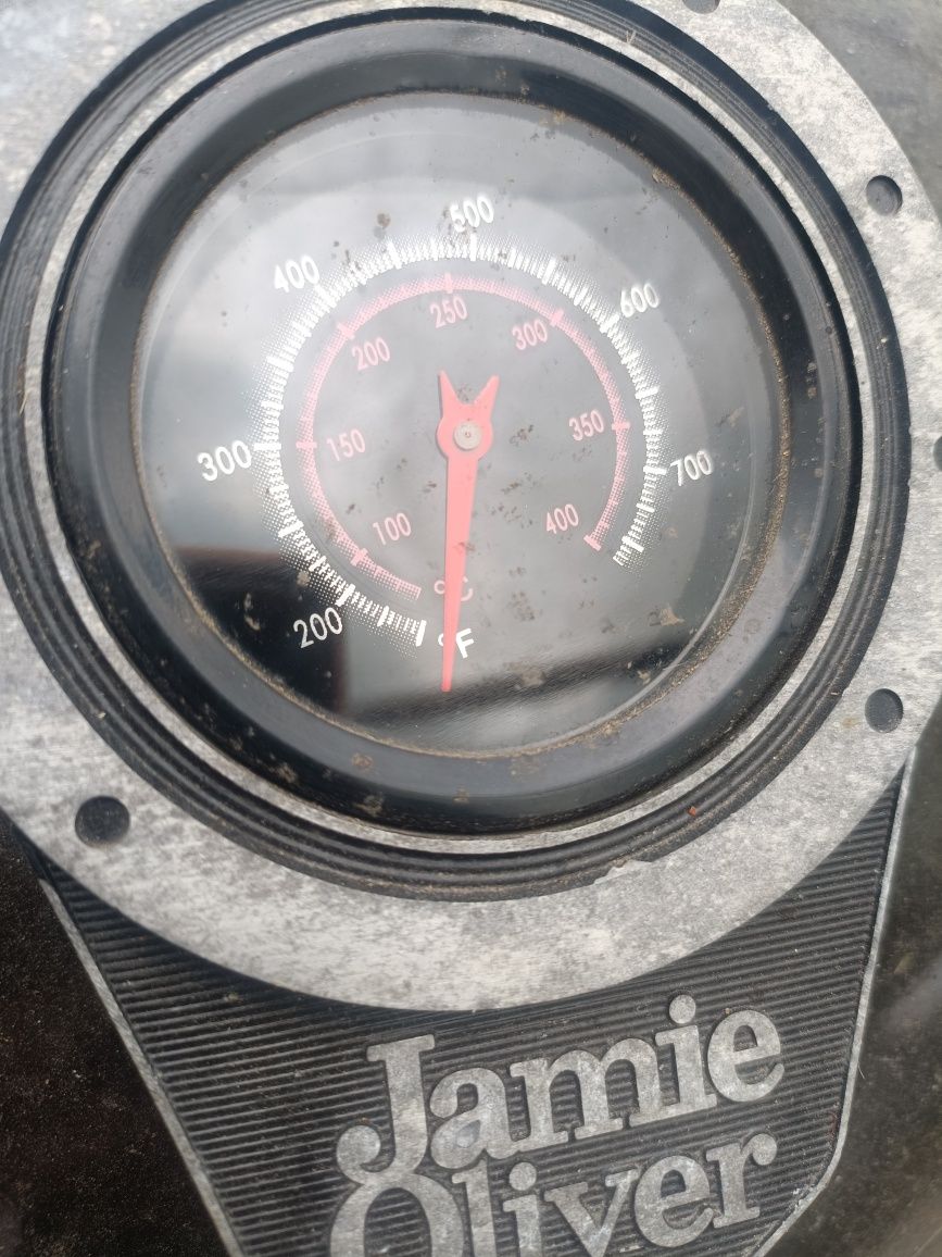 Grill węglowy Jamie Oliver z termometrem