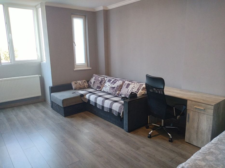 Подобово. Центр, вул. Бельведерська 23