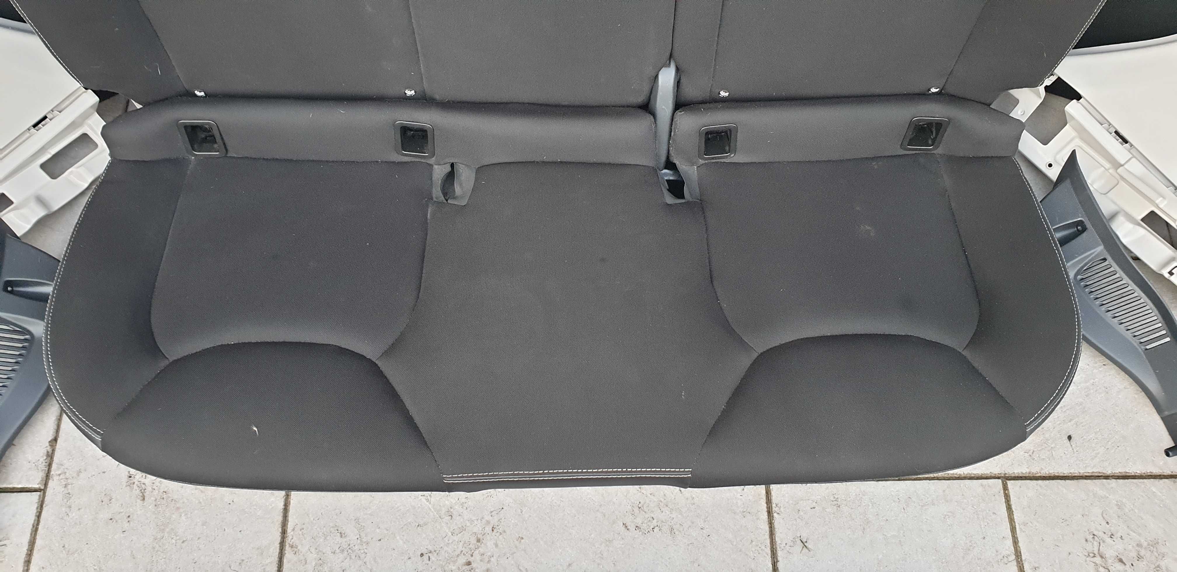 Renault clio IV 4 tylna kanapa fotel przekładka z vana pasy boczki /35