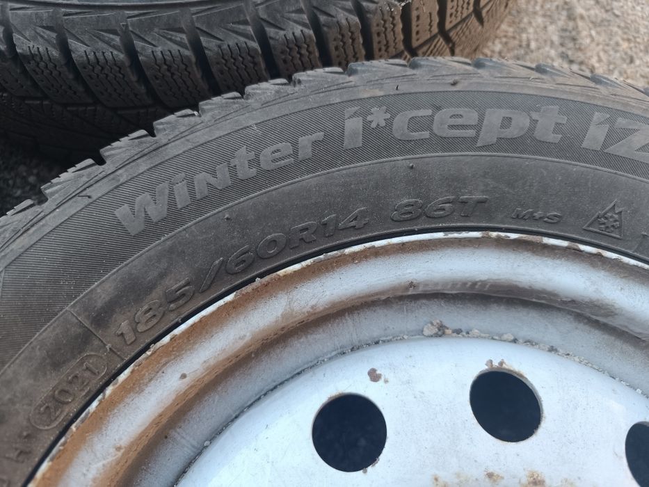 Комплект зимової резини Hankook с дисками майже нова r14 185*60