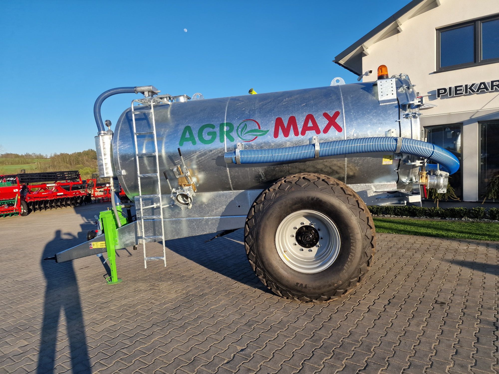 WÓZ ASENIZACYJNY AGRO-MAX 8000 litrów beczkowóz Typ MAX 8.000-1/S