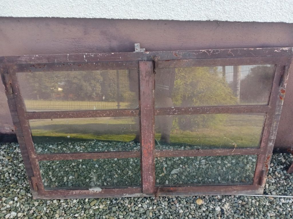 Okienka z piwnicy i strychu
