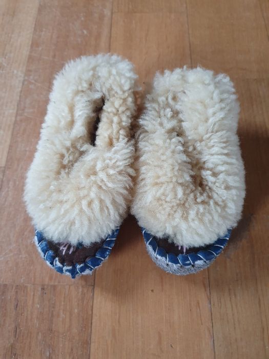 Ciepłe kapcie góralskie