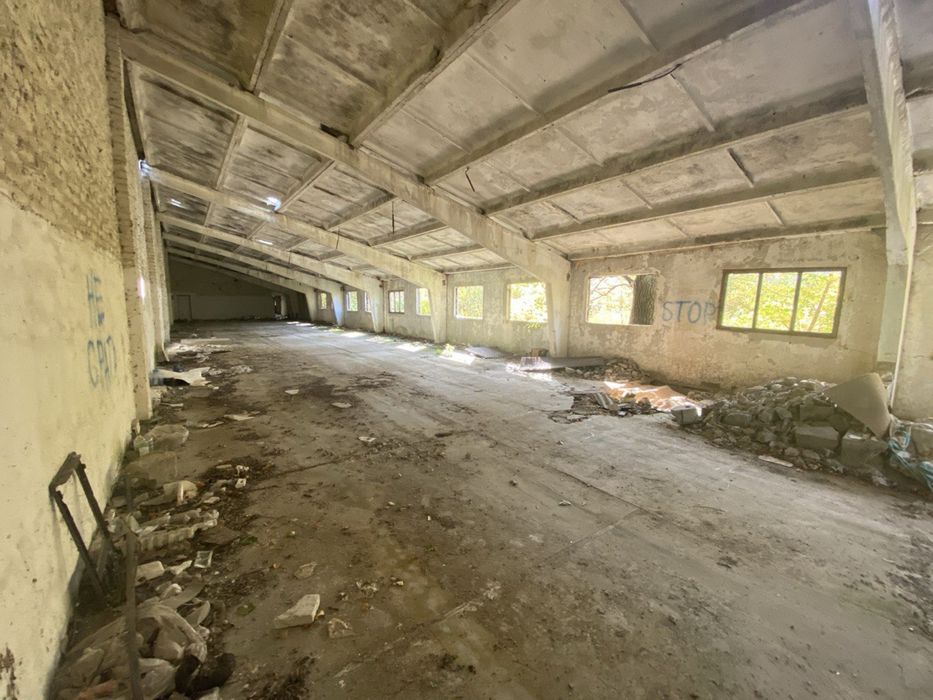 склад/ангар с.Дмитрівка траса Ірпінь/Житомир, 2 мгвт, можна військовим