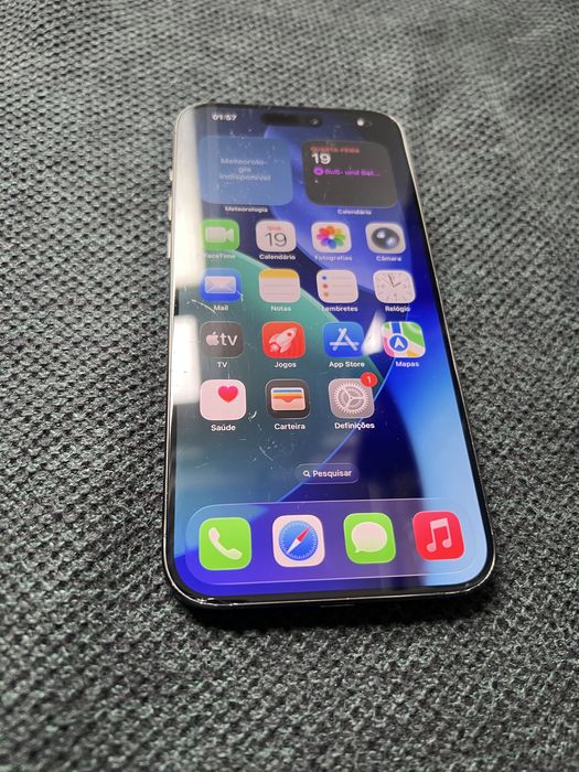 iPhone 15 Pro Max - 256gb - titanio preto - bateria 100%