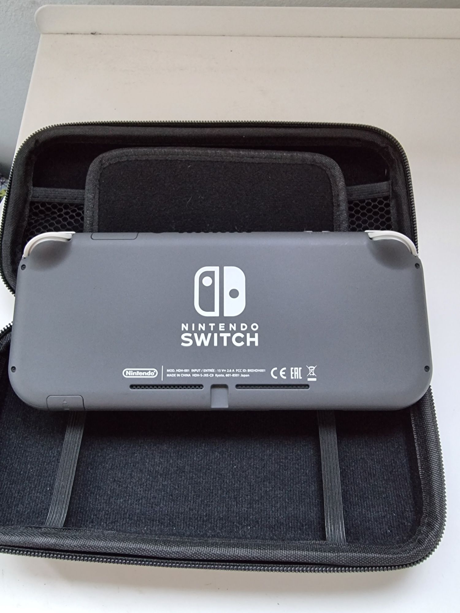 Nintendo Switch LITE cinzenta c/ capa