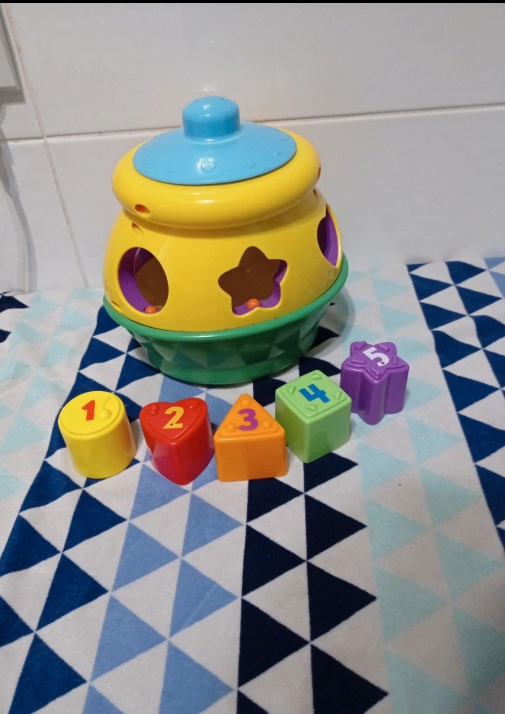 Zabawka edukacyjna dla dzieci - Garnuszek Fisher Price