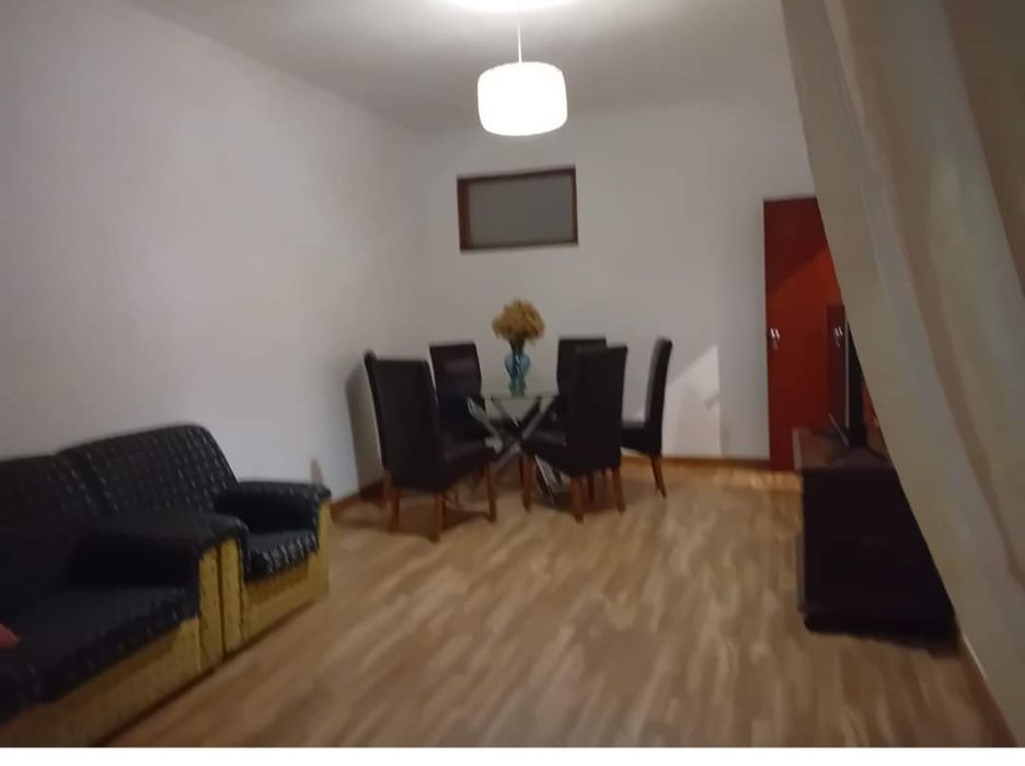 Quarto casal em praceta central de Setubal