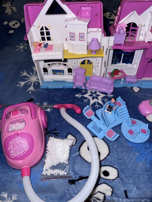 Домик с мебелью + пылесос