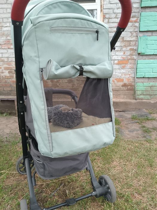 Прогулочна каляска в ідеальному стані