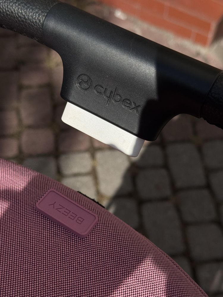 Прогулянкова коляска Cybex Beezy