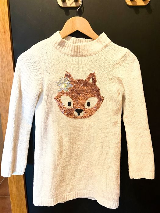 Vestido branco com desenho em bom estado