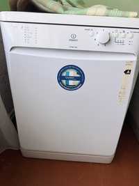 Посудомийна машина Indesit prime DFP 272