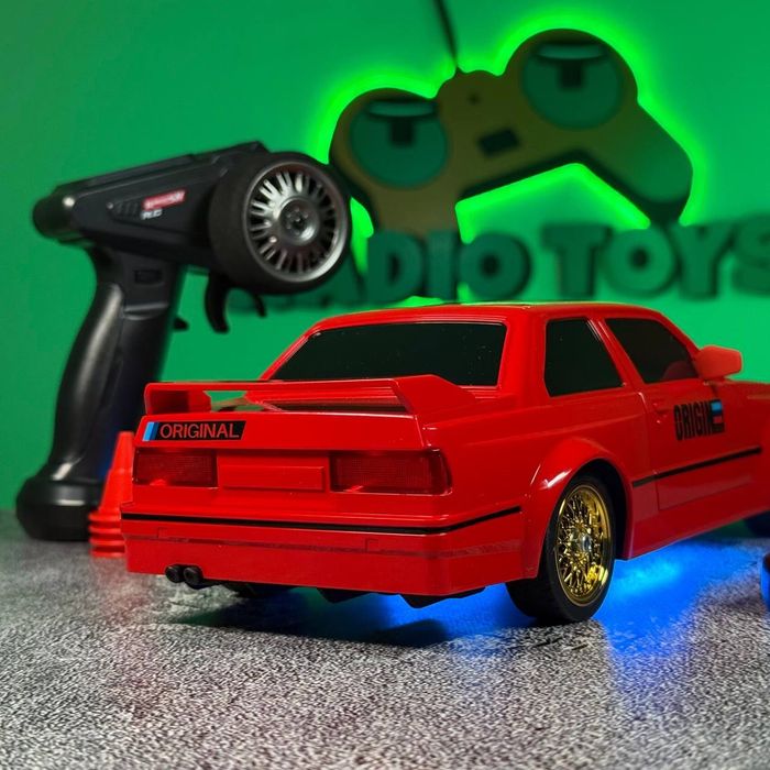 Дрифт машинка BMW Е30 на радиоуправлении Красна Машинка для дрифта БМВ