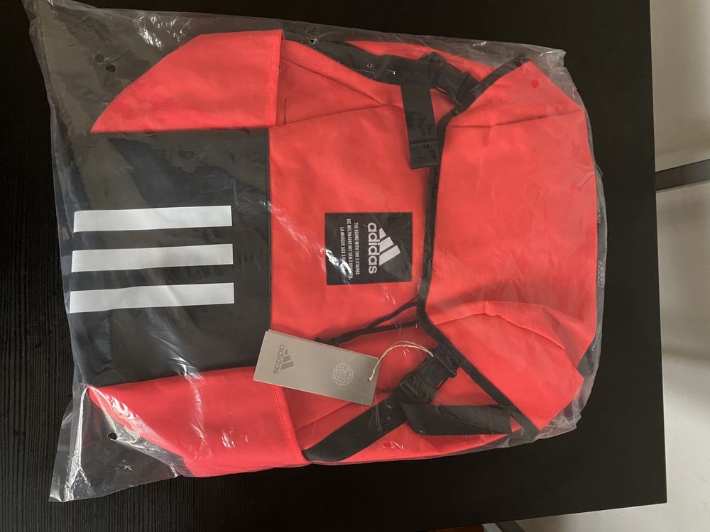 Mochila Adidas Camper (nova) 27,5 lts