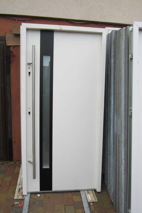 Nowe Drzwi zewnętrzne ocieplane z szybą 100x210 Lewe Prawe 70mm białe