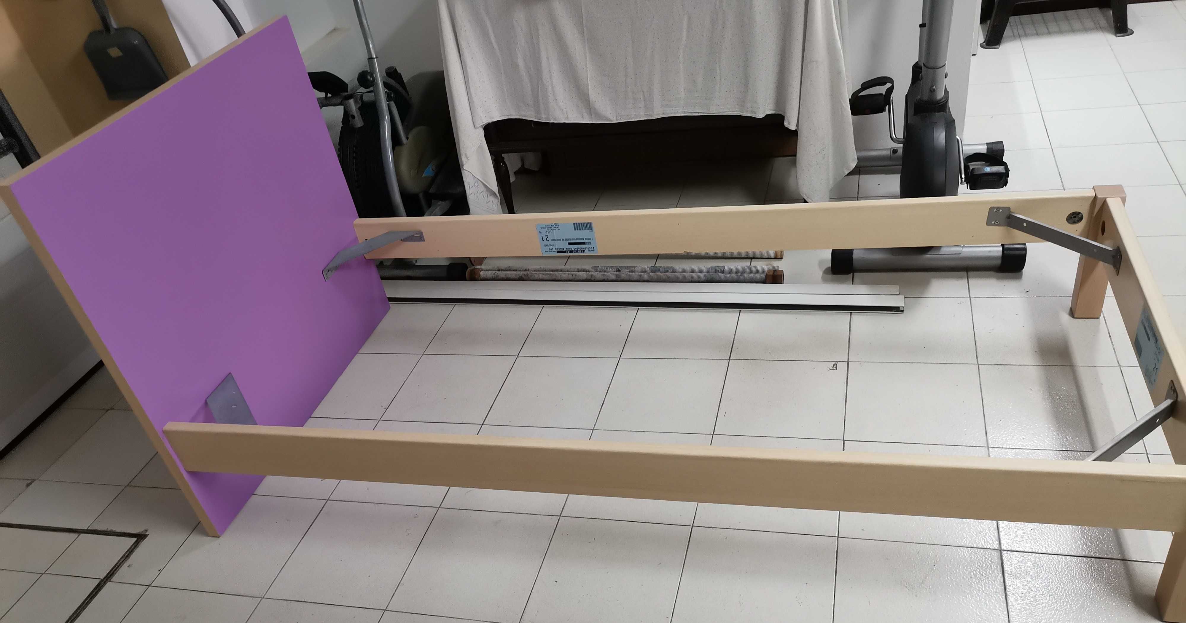 Cama com estrado, de menina, nova - Lilás
