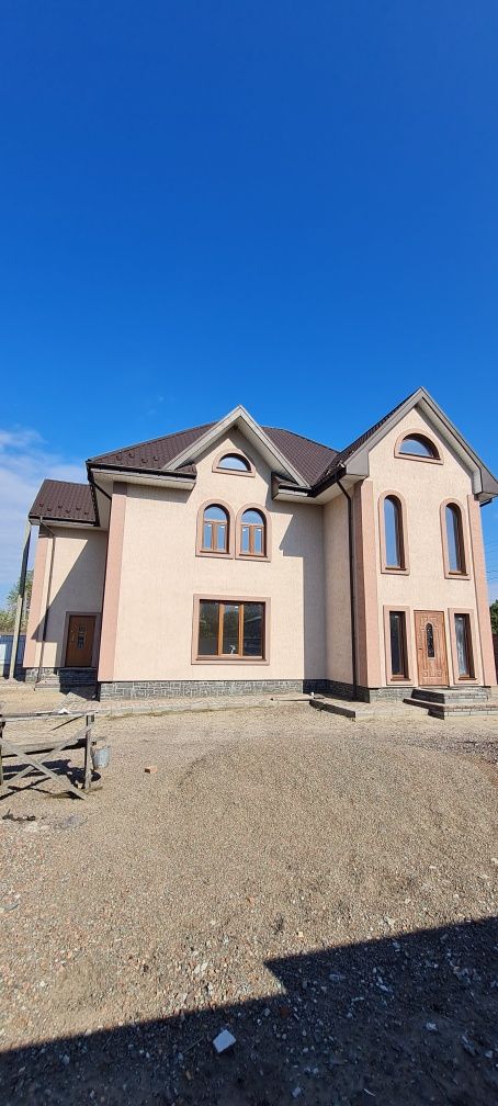 Продаж власного будинку з якісних матеріалів