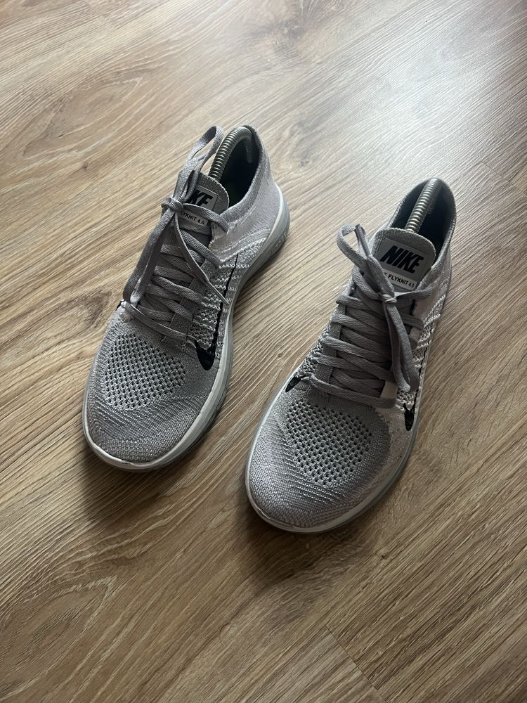 Чоловічі оригінальні кроссівки Nike Free Run Flyknit 40,5 розмір