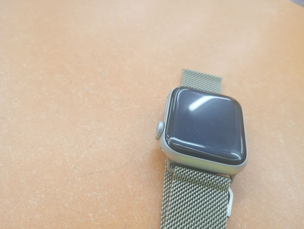 Часы Apple watch se (аккаунт)