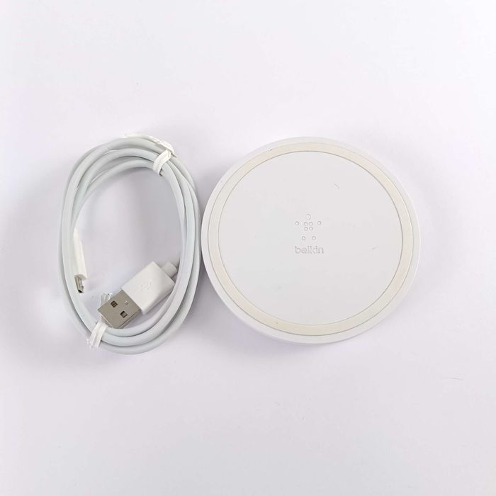 Ładowarka indukcyjna Belkin WIA001BTWH biały