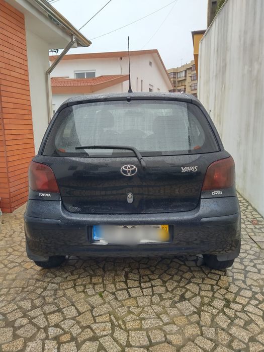 Toyota Toyota D-4D (2003)        
Carro estimado e muito económico,