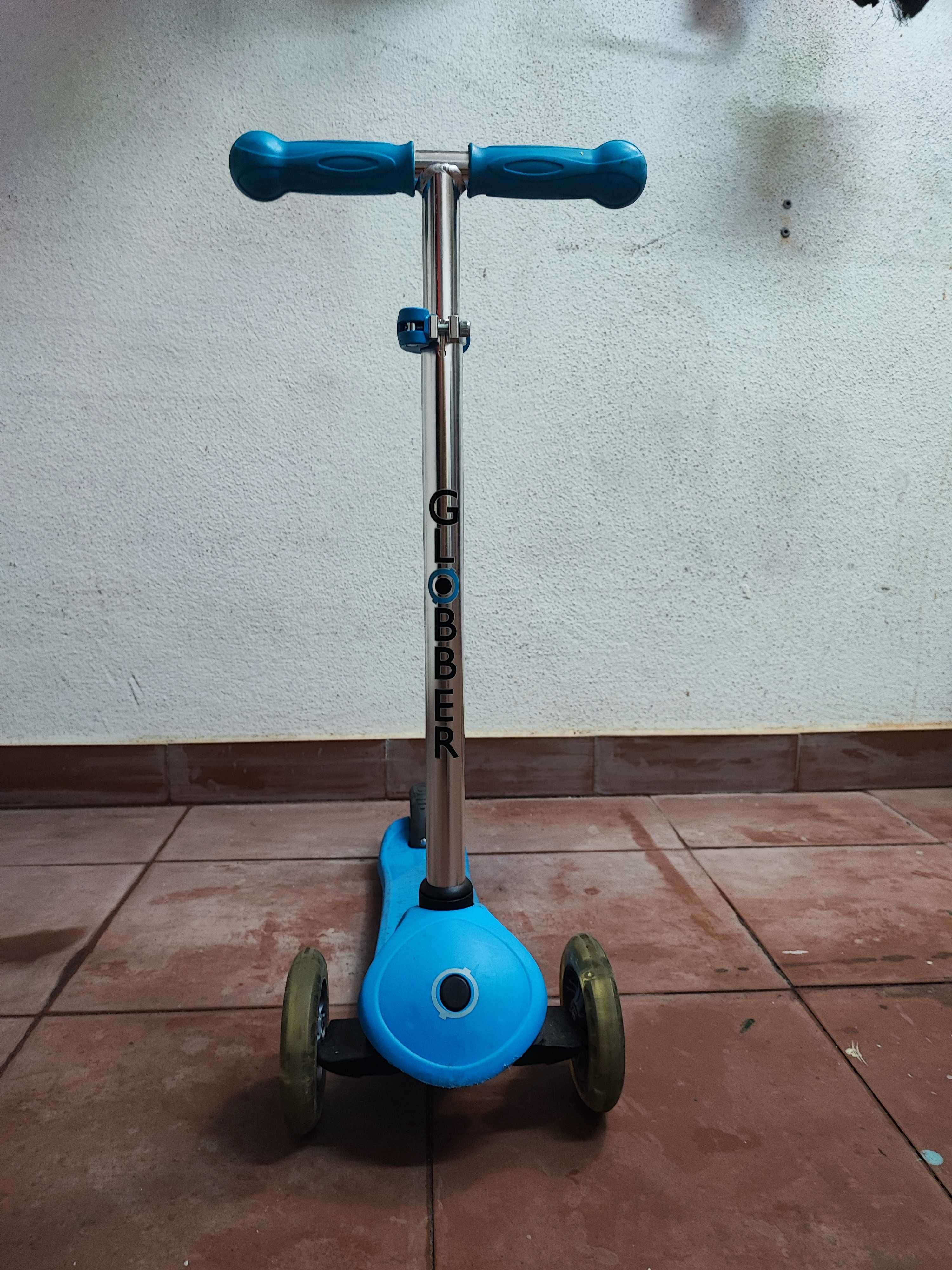 Trotinete com luzes - criança