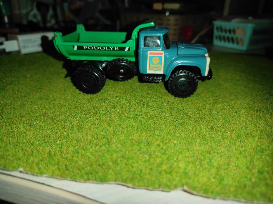 Зил ммз 555 бирюзовая кабина зеленый кузов Подолье