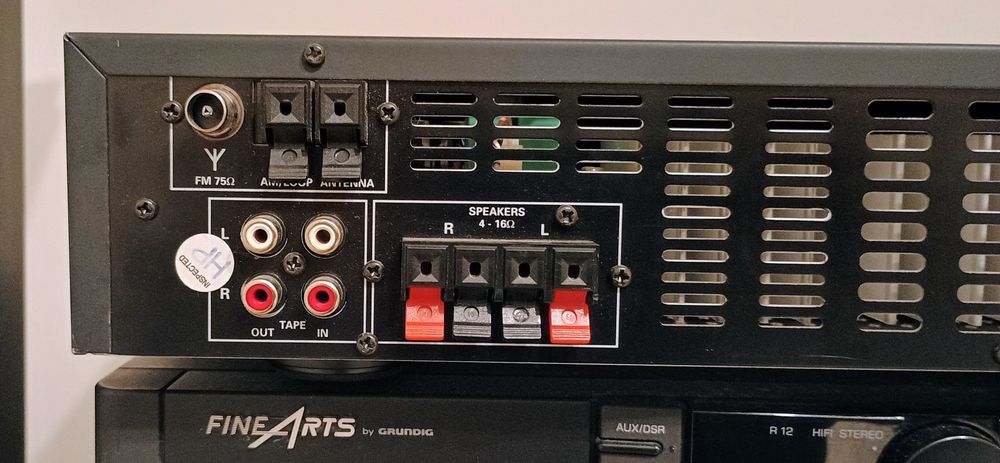 Amplituner z CD Grundig