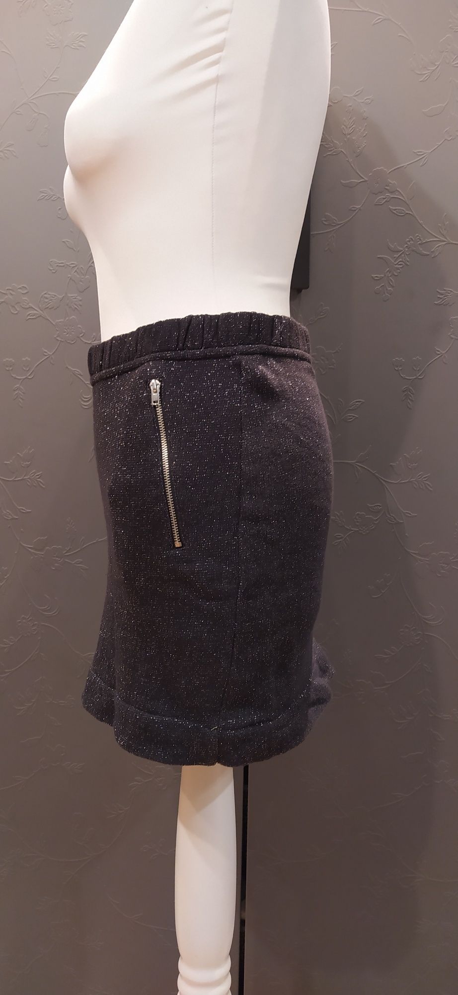 Czarna błyszcząca spódniczka spódnica tuba mini brokatowa brokat