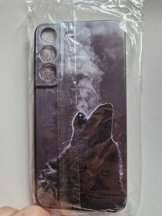 Etui na telefon osłonka wilk