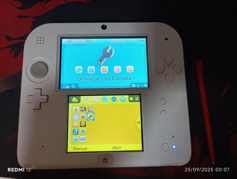 Nintendo 2DS - Branca e Vermelha