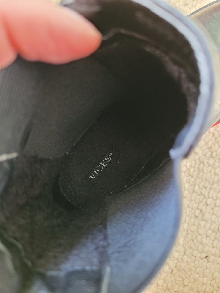 Vices botki sztyblety 36 buty za kostkę na grubej czerwonej podeszwie