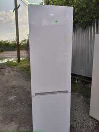 Холодильник Indesit 2 м