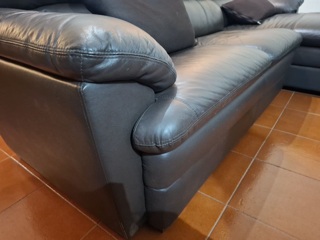 Sofá de pele preto