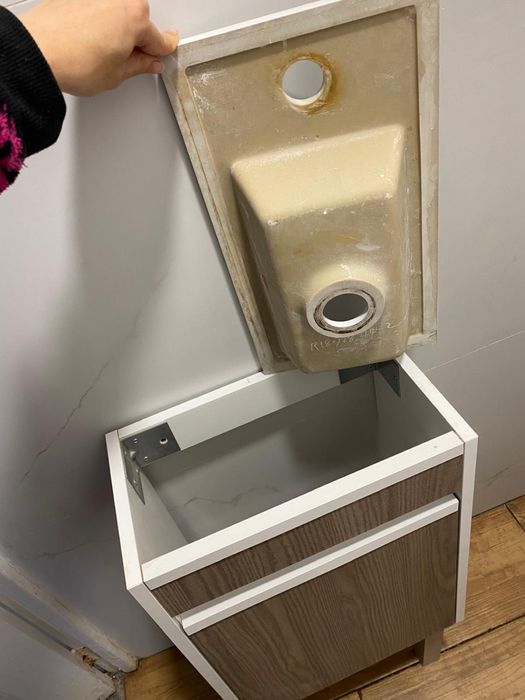 Lavatorio pequeno e movel  40x22x76