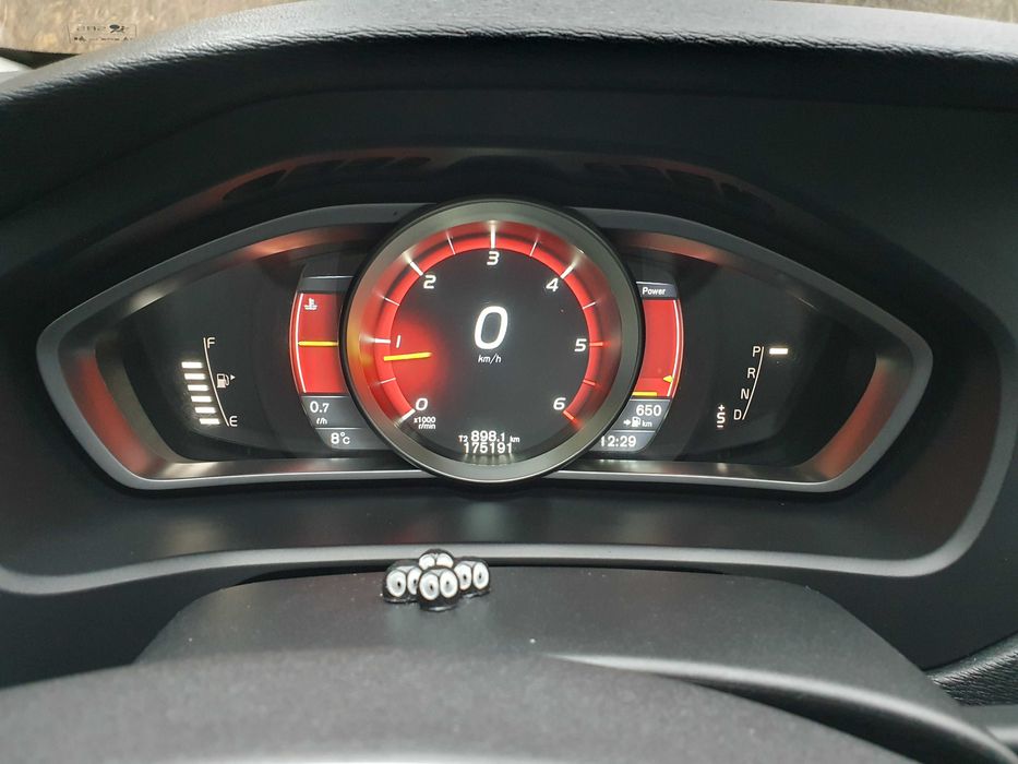 Продам авто Volvo V40 Cross Country 2014