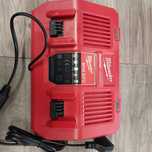 Podwójna ładowarka Milwaukee M18DFC 18V