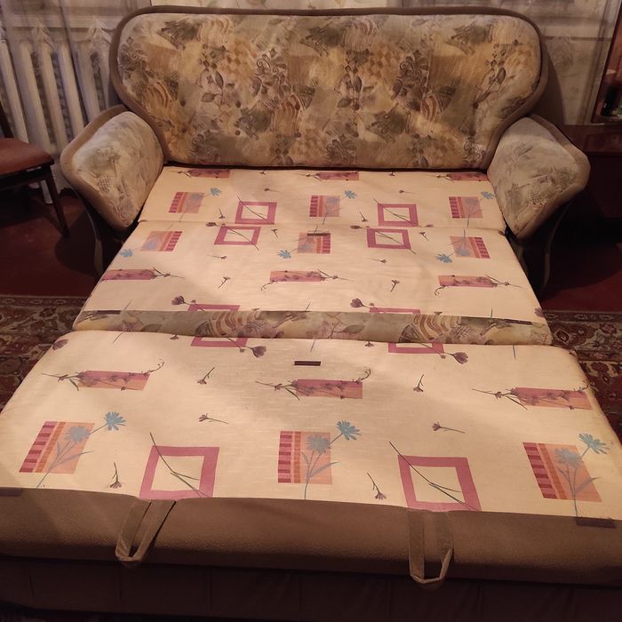 Діван-ліжко, диван -кровать.