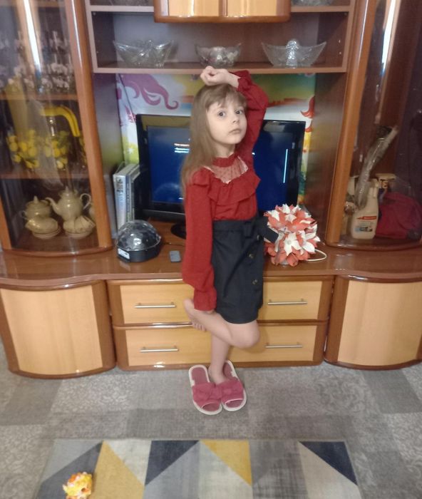 Куртка кожа, плаття, топік.