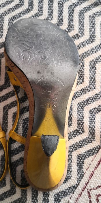 Sandálias Mistika cor mostarda