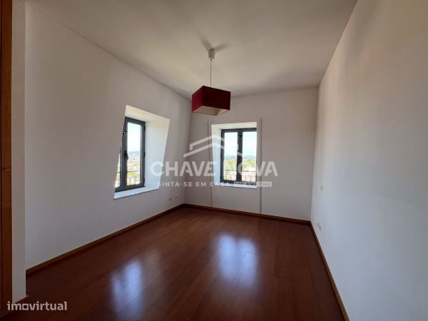 T2 C/ Lugar de Garagem em Oliveira do Douro