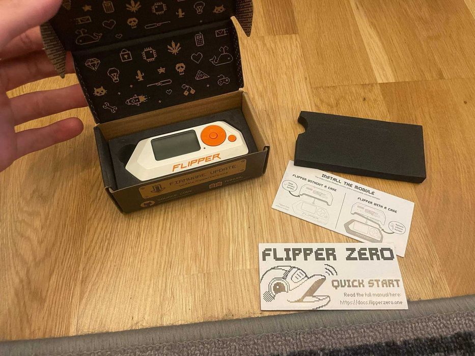 fliper zero + akcesoria mowka ale otwierane swiateczna okazja!!