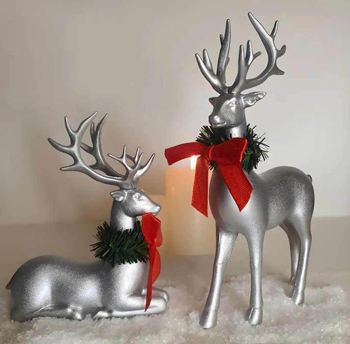 Dwie Figurki Renifera, srebrne z żywicy ! Nowe